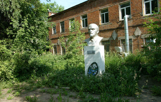 30 Лениных, потерявшихся во времени ленин, окраины, памятники, эстетика