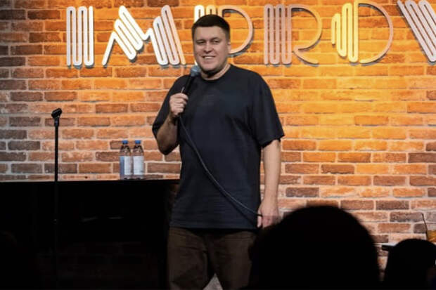 Уехавший в США российский комик высмеял эмигрантов