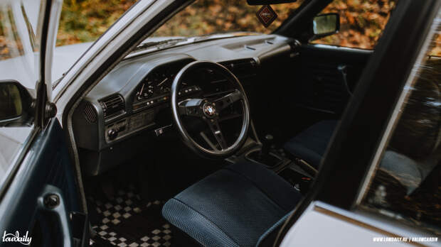 салон BMW E30 