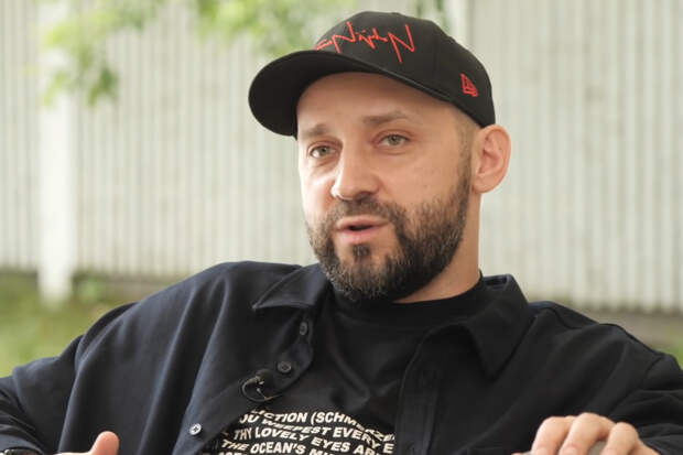 Уехавший из России комик высказался об отношении к русским за рубежом