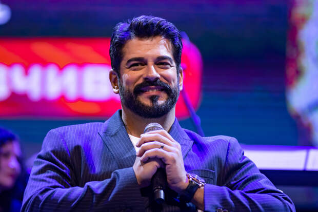 Звезда «Великолепного века» признался в любви к русским сладостям