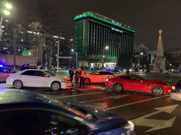 В Краснодаре приезжий устроил массовое ДТП и сбил полицейского: ему оторвало ногу