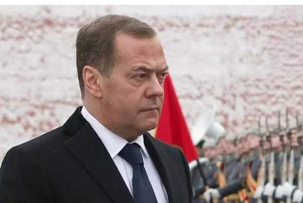 Лидерам киевского режима придется бежать — Медведев