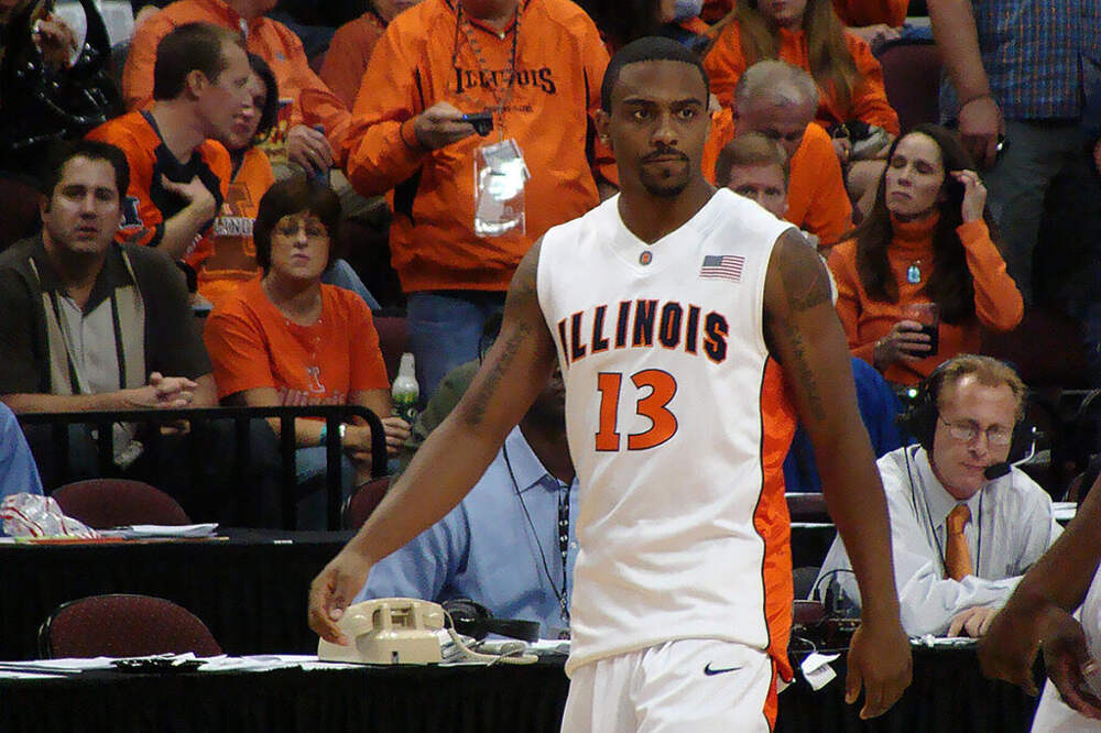 Леброн джеймс сын. Вырос сын баскетболистом. Вырос сын баскетболистом. Малыш баскетболист. Стефен карри и аеша карри.