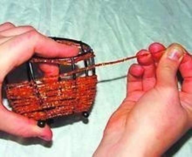 Подсвечник из бисера Подсвечник из бисера