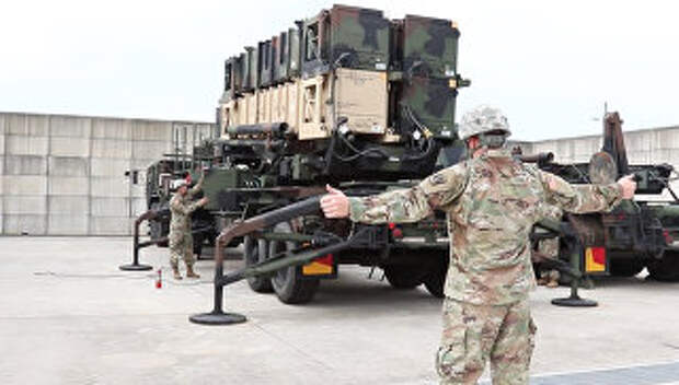 Военнослужащие армии США испытывают противоракетный комплекс Пэтриот в Осане, Южная Корея. 3 августа 2017