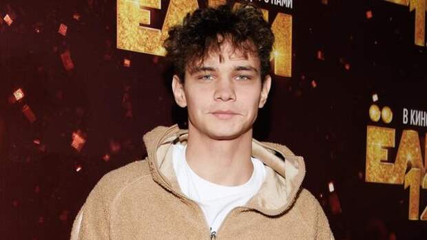 Слава Копейкин кардинально сменил имидж — то ли рыцарь, то ли бандит