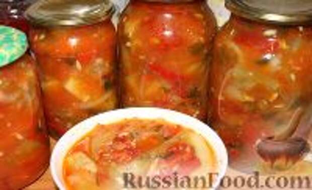 Фото к рецепту: Салат "Зима" из огурцов, помидоров и перца
