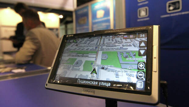 Автомобильный спутниковый ГЛОНАСС / GPS навигатор. Архивное фото