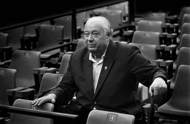 http://lichnosti.net/photos/2866/12931872974.jpg