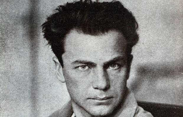 Как хладнокровный преступник стал корифеем украинской литературы: Андрей Головко