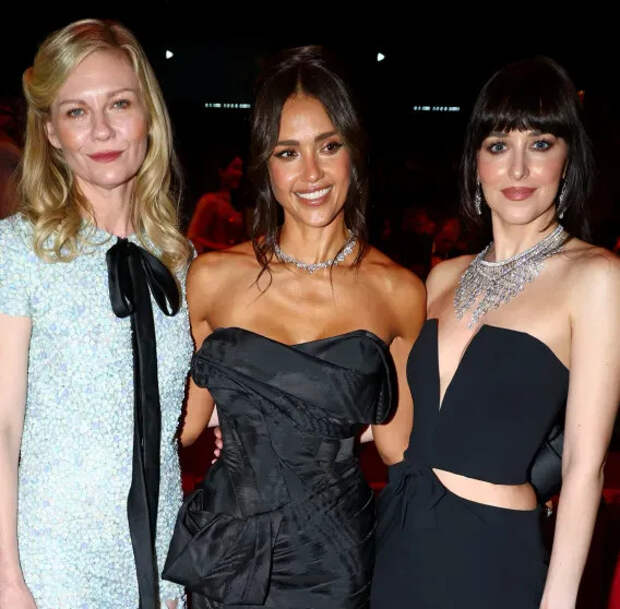 Кирстен Данст, Джессика Альба и Дакота Джонсон