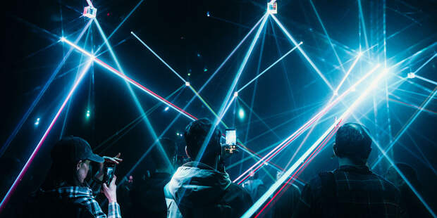 Между вайбом и высказыванием: Рашид Османов — о медиаискусстве без тем, региональной честности и праве на эксперимент