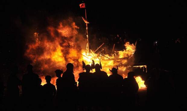 UpHellyAa19 Шетландский праздник Апхеллио