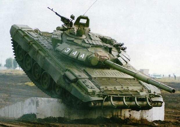 Британское посольство в Киеве хочет помочь Кремлю найти свои танки на Украине