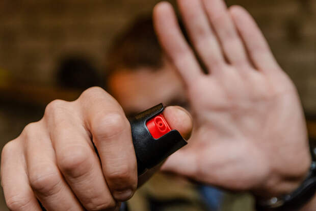 В Калининграде подросток залил перцовкой двух женщин после замечания