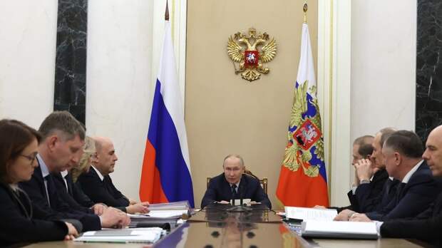 «Важна предсказуемая динамика цен»: Путин допустил снижение инфляции в России до 5% к концу 2026 года