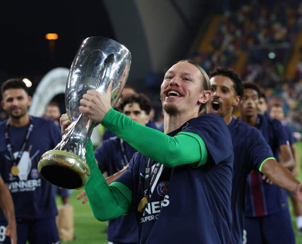 Вратарь Сафонов подорожал