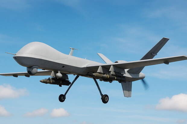 На нефтехимическом комплексе в Тебризе начался пожар после авиаудара