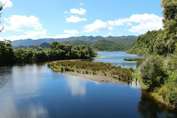 Озеро Вайкаремоана. Фото: Leon_down_under/flickr.com Озеро Вайкаремоана. Фото: Leon_down_under/flickr.com