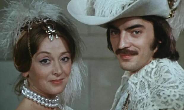 Старшая внучка читает рэп и носит латекс, а сын хочет изменить мир: что известно о наследниках секс-символа СССР Михаила Боярского