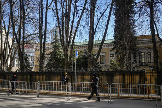 С посольства Украины в России взыскали 2,4 млн рублей долга за отопление