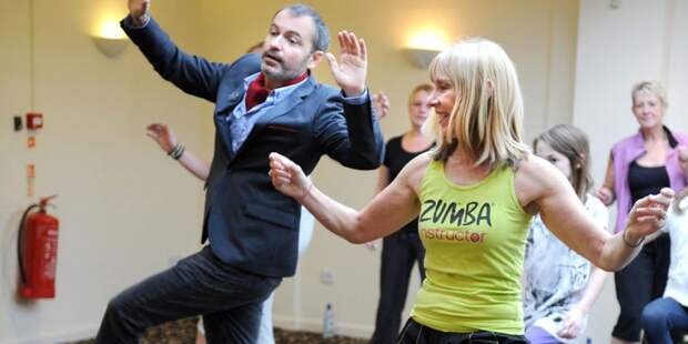 http://www.metronews.ru/_internal/gxml!0/r0dc21o2f3vste5s7ezej9x3a10rp3w$d5potfcrmmwix68p5iyvrkwalhp2q1a/15_zumba.jpeg