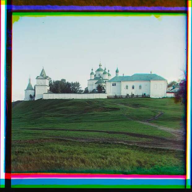 Ferapontovskago monastyri︠a︡ s si︠e︡vera. U Mozhaĭska. Borodino