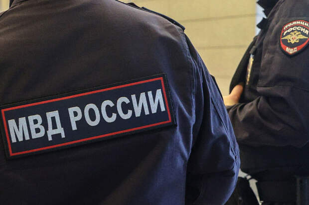 В Смоленске суд приговорил экс-полицейского к реальному сроку за взяточничество