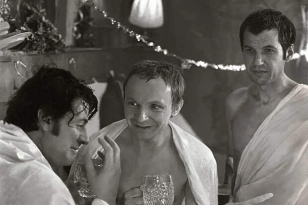 Газета Guardian включила "Иронию судьбы" в топ лучших новогодних фильмов