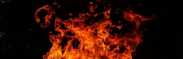 Алматинец вынес из горящей квартиры лежачего дедушку