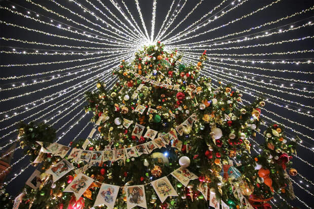 Минтруд: новогодние праздники в 2027 году продлятся 11 дней