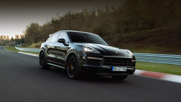 Porsche cayenne,Porsche cayenne coupe,Porsche cayenne coupe turbo s. Немцы уточнили, что новая, оптимизированная для лучшей продольной и поперечной динамики версия является развитием модели Cayenne Turbo Coupe. Статус серийного производства и серийный вес подтверждены нотариально, как и само время на Нордшляйфе.