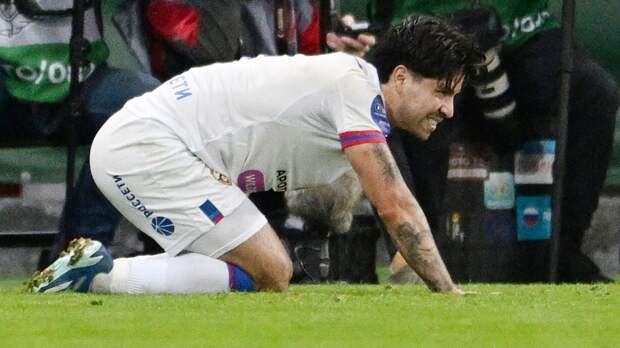 Бывший нападающий ЦСКА Виктор Давила порвал «кресты»