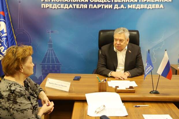 Сенатор Воробьёв принял инвалидов и ветеранов в Тульской приёмной