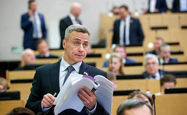 Из какой помойки или дурдома их набирают?