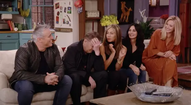 От возвращения Дженис до fashion-шоу с участием Бибера: что показали в новой серии «Друзей»