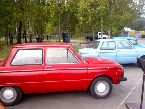Выставка ретро-автомобилей в Новосибирске. Выставка ретро-автомобилей в Новосибирске.