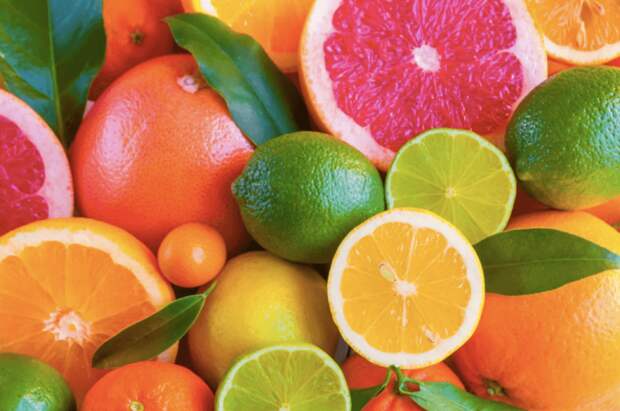 Цитрусовые плоды и фрукты с кислинкой воздействуют на те же вкусовые рецепторы, что и соль. /Фото: geneticliteracyproject.org 