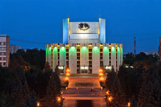 Впечатляющие здания в стиле советского брутализма (ФОТО)