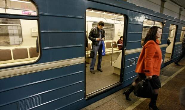В августе на зеленой ветке московского метро заработает бесплатный Wi-Fi В августе на зеленой ветке московского метро заработает бесплатный Wi-Fi