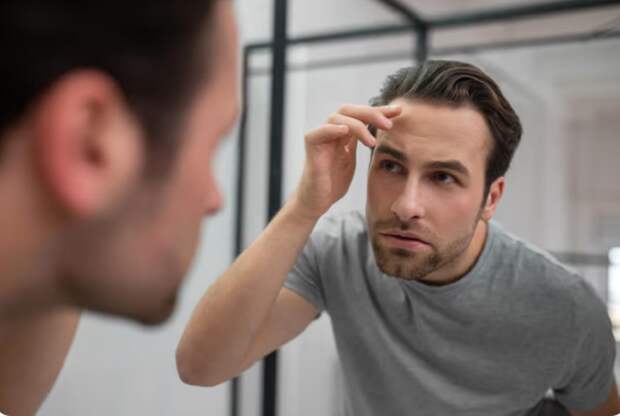 Психологи объяснили, почему мужчины боятся своего возраста