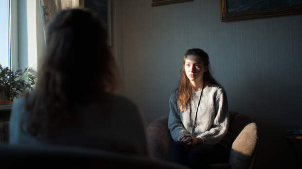 Опасный презент: почему не стоит дарить подросткам пластические операции