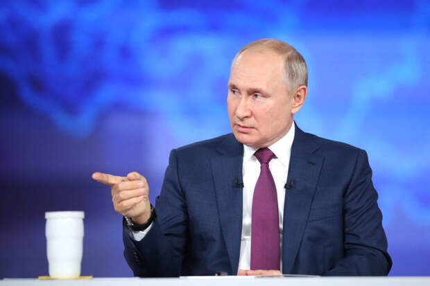 Путину надоело отдуваться на прямых линиях за губернаторов