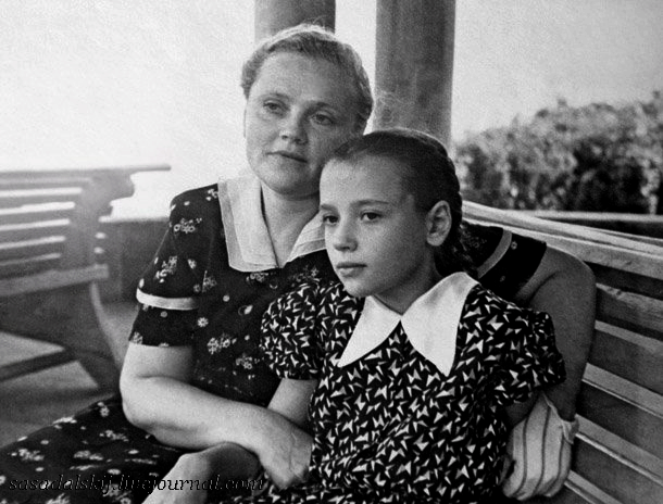 - Батя, скажи, как прожить, чтобы не притомиться? - Пить меньше надо. "Белые росы"