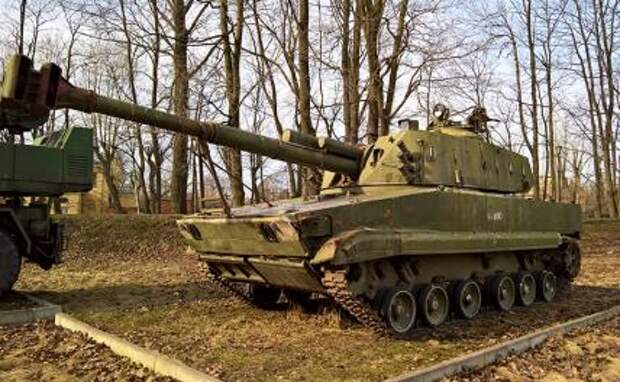 На фото: самоходная гаубица  2С18 «Пат-С».