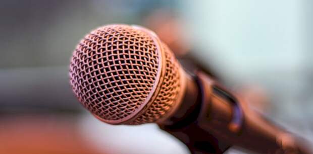 Композитор рассказал о девушках без лифчиков, которые приходили на концерт Шатунова в Барнауле