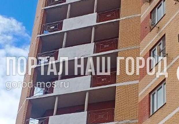 Фасад дома на улице Соловьиная Роща отремонтировали