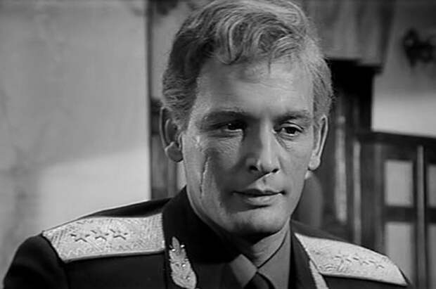 Василий Лановой в фильме «Офицеры», 1971.