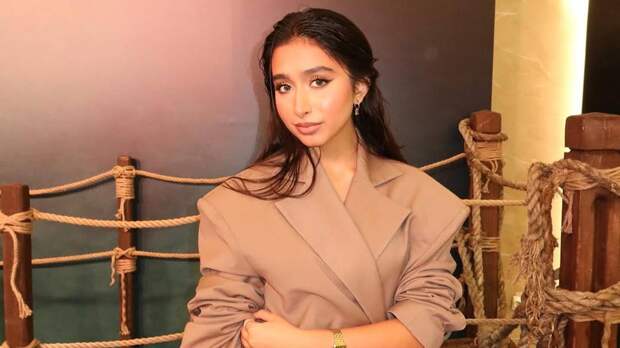 «И статус моего сердца навечно занят»: 18-летняя Элен Бадалян выходит замуж